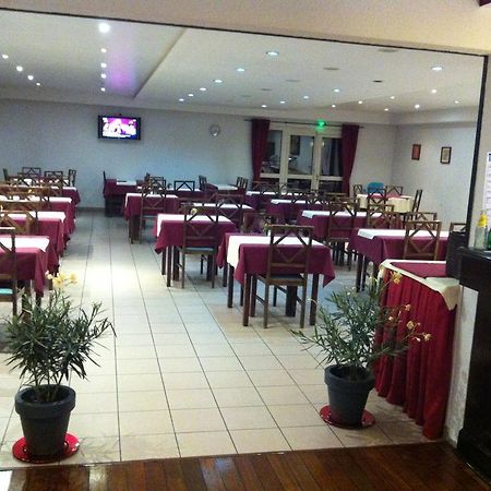 Comfort Hotel Poissy Technoparc Екстер'єр фото