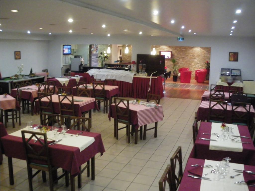 Comfort Hotel Poissy Technoparc Екстер'єр фото